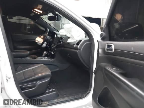 2019 Jeep Grand Cherokee Altitude with VIN 1C4RJFAG1KC798335, listed as a IAAI auction lot 43098255 with 83,113 mi miles and . Bid and sale history available at DreamBid. Image 5.