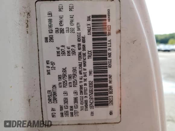 1998 Dodge 1500 z VIN 1B7HC16Y7WS618362, wystawiony jako Copart lot #72917534 z przebiegiem 262 178 mil mil oraz Szkoda całkowita • Salvage title. Historia ofert i sprzedaży dostępna na DreamBid. Obrazek 14.