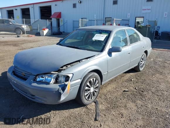 2001 Toyota Camry LE с VIN JT2BG22K010565423, выставлен на аукционе IAAI как лот 43325567 с пробегом 160 121 миль миль и . История ставок и продаж доступна на DreamBid. Изображение 2.