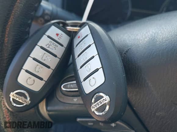 2014 Nissan Pathfinder SL with VIN 5N1AR2MM0EC679904, listed as a IAAI auction lot 43422801 with 105,480 mi miles and . Bid and sale history available at DreamBid. Image 11.