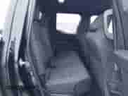 2024 Toyota Tacoma SR5 z VIN 3TMKB5FN3RM004833, wystawiony jako IAAI lot #41580572 z przebiegiem 7 039 mil mil oraz . Historia ofert i sprzedaży dostępna na DreamBid. Obrazek 8.