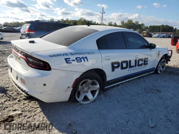 2023 Dodge Charger Police z VIN 2C3CDXAT4PH533742, wystawiony jako Copart lot #83823145 z przebiegiem 13 935 mil mil oraz Szkoda całkowita • Salvage title. Historia ofert i sprzedaży dostępna na DreamBid. Obrazek 3.