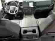 2024 Chevrolet Silverado 3500HD LTZ z VIN 2GC4YUEYXR1127243, wystawiony jako Copart lot #56575265 z przebiegiem 50 640 mil mil oraz Szkoda całkowita • Salvage title. Historia ofert i sprzedaży dostępna na DreamBid. Obrazek 8.