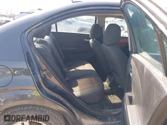 2015 Chevrolet Sonic LT с VIN 1G1JC5SB7F4186010, выставлен на аукционе IAAI как лот 42090389 с пробегом 135 091 миль миль и . История ставок и продаж доступна на DreamBid. Изображение 8.