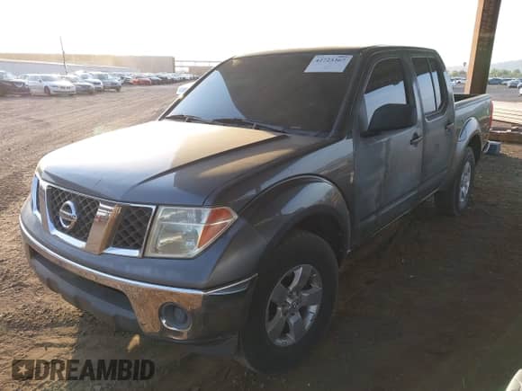 2007 Nissan Frontier SE z VIN 1N6AD07U67C435631, wystawiony jako IAAI lot #42723367 z przebiegiem 193 871 mil mil oraz . Historia ofert i sprzedaży dostępna na DreamBid. Obrazek 2.