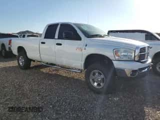 2009 Dodge 3500 SLT z VIN 3D7MX38L99G555847, wystawiony jako Copart lot #65996594 z przebiegiem 141 907 mil mil oraz Szkoda całkowita • Salvage title. Historia ofert i sprzedaży dostępna na DreamBid. Obrazek 4.