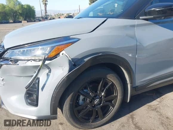 2023 Nissan Kicks SR с VIN 3N1CP5DV8PL567598, выставлен на аукционе IAAI как лот 43145527 с пробегом 41 773 миль миль и . История ставок и продаж доступна на DreamBid. Изображение 6.