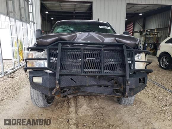 2011 Chevrolet Silverado 2500HD LTZ z VIN 1GC1KYC83BF171596, wystawiony jako Copart lot #83806795 z przebiegiem 361 969 mil mil oraz Szkoda całkowita • Salvage title. Historia ofert i sprzedaży dostępna na DreamBid. Obrazek 5.