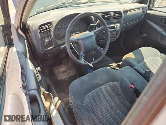 1999 Chevrolet S-10 с VIN 1GCCS1441X8170535, выставлен на аукционе Copart как лот 64968575 с пробегом 99 586 миль миль и Чистый • Clean title. История ставок и продаж доступна на DreamBid. Изображение 8.
