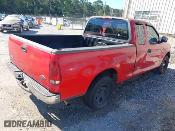 2003 Ford F-150 XL z VIN 1FTRX17273NA47629, wystawiony jako IAAI lot #43477717 z przebiegiem Nie podano mil oraz . Historia ofert i sprzedaży dostępna na DreamBid. Obrazek 4.