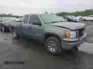 2011 GMC Sierra 1500 SL z VIN 1GTR2UEA4BZ230407, wystawiony jako Copart lot #56701755 z przebiegiem 150 249 mil mil oraz Szkoda całkowita • Salvage title. Historia ofert i sprzedaży dostępna na DreamBid. Obrazek 4.