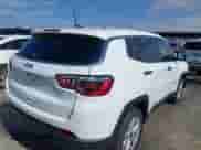 2025 Jeep Compass Sport z VIN 3C4NJDAN9ST516030, wystawiony jako IAAI lot #41471666 z przebiegiem 2 094 mil mil oraz . Historia ofert i sprzedaży dostępna na DreamBid. Obrazek 4.