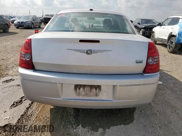 2010 Chrysler 300 Touring Signature с VIN 2C3CA5CV0AH167460, выставлен на аукционе Copart как лот 68633615 с пробегом 163 400 миль миль и Списание • Salvage title. История ставок и продаж доступна на DreamBid. Изображение 6.