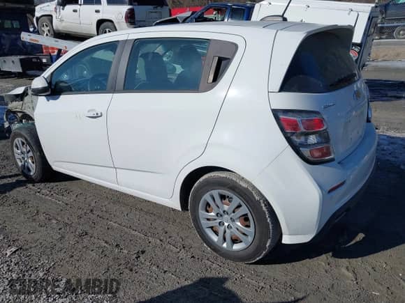 2020 Chevrolet Sonic LT с VIN 1G1JG6SB6L4110185, выставлен на аукционе IAAI как лот 41351600 с пробегом 68 813 миль миль и . История ставок и продаж доступна на DreamBid. Изображение 3.