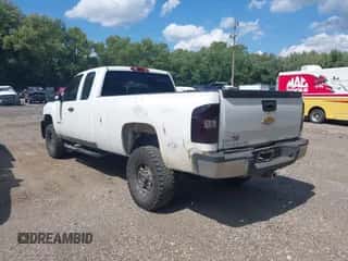 2010 Chevrolet Silverado 2500HD Work Truck z VIN 1GC5KVBG3AZ236663, wystawiony jako IAAI lot #43095219 z przebiegiem 158 101 mil mil oraz . Historia ofert i sprzedaży dostępna na DreamBid. Obrazek 3.