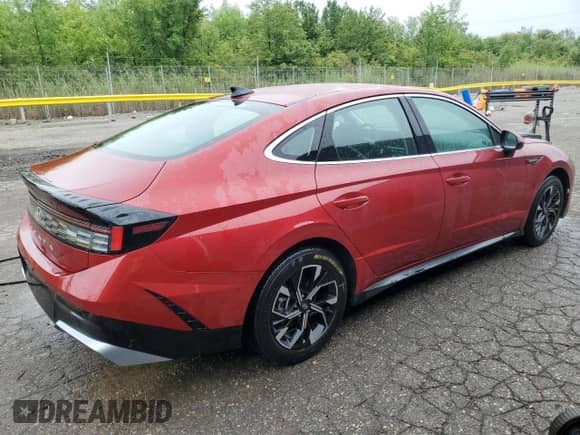 2025 Hyundai Sonata SEL z VIN KMHL64JA5SA446888, wystawiony jako Copart lot #69775505 z przebiegiem 20 701 mil mil oraz Czysty tytuł • Clean title. Historia ofert i sprzedaży dostępna na DreamBid. Obrazek 3.