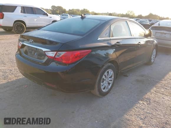 2011 Hyundai Sonata GLS z VIN 5NPEB4AC7BH090821, wystawiony jako IAAI lot #43426150 z przebiegiem 163 989 mil mil oraz . Historia ofert i sprzedaży dostępna na DreamBid. Obrazek 4.