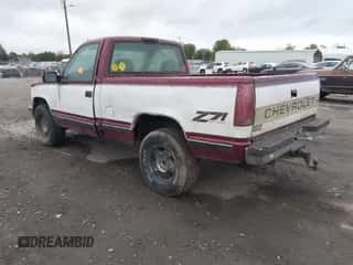 1995 Chevrolet Silverado 1500 z VIN 1GCEK14K2SZ280519, wystawiony jako IAAI lot #43443577 z przebiegiem 344 303 mil mil oraz . Historia ofert i sprzedaży dostępna na DreamBid. Obrazek 3.