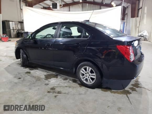 2016 Chevrolet Sonic LT z VIN 1G1JC5SB0G4103695, wystawiony jako Copart lot #43170065 z przebiegiem 104 066 mil mil oraz Szkoda całkowita • Salvage title. Historia ofert i sprzedaży dostępna na DreamBid. Obrazek 2.