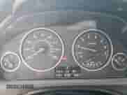 2015 BMW 3 Series 320i с VIN WBA3B1C50FK140984, выставлен на аукционе Copart как лот 81131845 с пробегом 97 726 миль миль и Списание • Salvage title. История ставок и продаж доступна на DreamBid. Изображение 9.