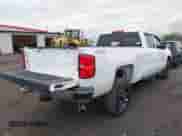 2015 Chevrolet Silverado 2500HD LT z VIN 1GC1KVEG6FF617734, wystawiony jako IAAI lot #41721265 z przebiegiem 165 445 mil mil oraz . Historia ofert i sprzedaży dostępna na DreamBid. Obrazek 4.