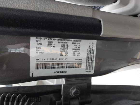 2005 Volvo XC70 with VIN YV1SZ592451196150, listed as a IAAI auction lot 42962772 with 288,310 mi miles and . Bid and sale history available at DreamBid. Image 9.