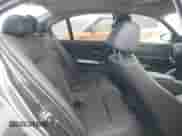 2007 BMW 3 Series 328i z VIN WBAVC53507FZ74485, wystawiony jako IAAI lot #43292107 z przebiegiem 176 945 mil mil oraz . Historia ofert i sprzedaży dostępna na DreamBid. Obrazek 8.