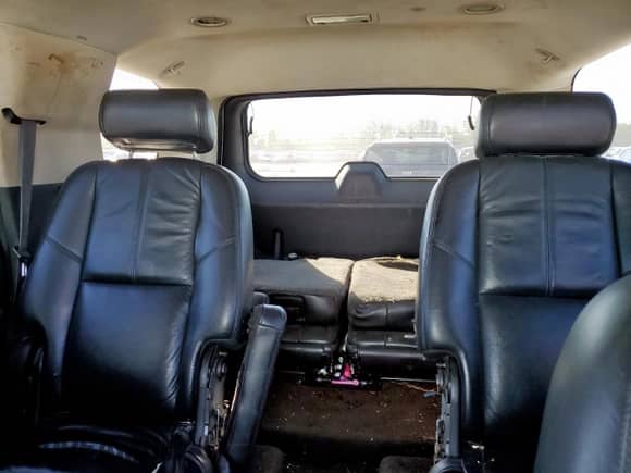 2008 Chevrolet Tahoe 2LT z VIN 1GNFC130X8R110202, wystawiony jako Copart lot #90873445 z przebiegiem 284 247 mil mil oraz Czysty tytuł • Clean title. Historia ofert i sprzedaży dostępna na DreamBid. Obrazek 10.