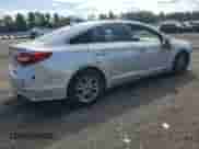 2015 Hyundai Sonata SE с VIN 5NPE24AF9FH177104, выставлен на аукционе Copart как лот 81888245 с пробегом 147 730 миль миль и Списание • Salvage title. История ставок и продаж доступна на DreamBid. Изображение 3.