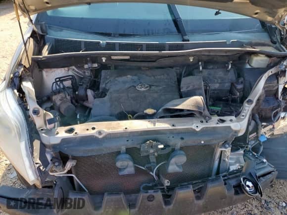 2015 Toyota Sienna LE AAS с VIN 5TDKK3DC9FS598233, выставлен на аукционе Copart как лот 67855925 с пробегом 176 279 миль миль и Списание • Salvage title. История ставок и продаж доступна на DreamBid. Изображение 12.