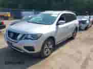 2020 Nissan Pathfinder S z VIN 5N1DR2AN9LC635763, wystawiony jako IAAI lot #42912961 z przebiegiem 33 864 mil mil oraz . Historia ofert i sprzedaży dostępna na DreamBid. Obrazek 2.