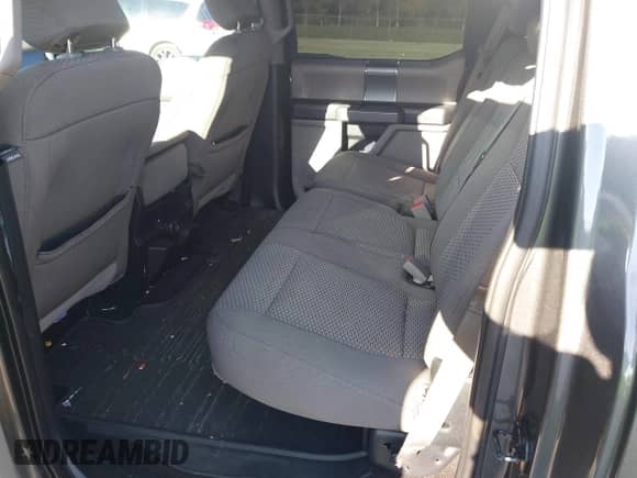 2018 Ford F-150 XL z VIN 1FTEW1EB7JKD00760, wystawiony jako IAAI lot #41641141 z przebiegiem 105 449 mil mil oraz . Historia ofert i sprzedaży dostępna na DreamBid. Obrazek 8.