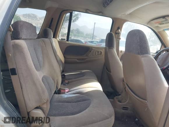 2000 Dodge Durango with VIN 1B4HS28N0YF130083, listed as a IAAI auction lot 42625582 with 213,370 mi miles and . Bid and sale history available at DreamBid. Image 8.