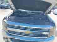 2017 Chevrolet Silverado 2500HD Work Truck z VIN 1GC2CUEG5HZ366363, wystawiony jako IAAI lot #43361232 z przebiegiem 195 782 mil mil oraz . Historia ofert i sprzedaży dostępna na DreamBid. Obrazek 10.