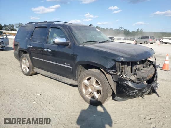2010 Chevrolet Tahoe LT с VIN 1GNMCBE31AR210439, выставлен на аукционе Copart как лот 71150295 с пробегом 225 218 миль миль и Списание • Salvage title. История ставок и продаж доступна на DreamBid. Изображение 4.