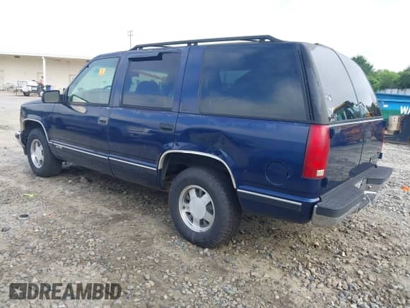1999 Chevrolet Tahoe with VIN 1GNEC13R8XJ382268, listed as a IAAI auction lot 42810114 with 337,352 mi miles and . Bid and sale history available at DreamBid. Image 3.