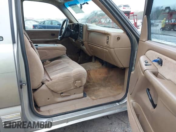 2000 Chevrolet Silverado 1500 LS с VIN 1GCEC14T5YZ212150, выставлен на аукционе IAAI как лот 41552486 с пробегом Не указан миль и . История ставок и продаж доступна на DreamBid. Изображение 5.