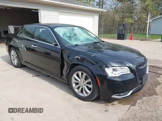 2018 Chrysler 300 Limited z VIN 2C3CCAKG1JH199016, wystawiony jako IAAI lot #42065891 z przebiegiem 85 547 mil mil oraz . Historia ofert i sprzedaży dostępna na DreamBid. Obrazek 1.