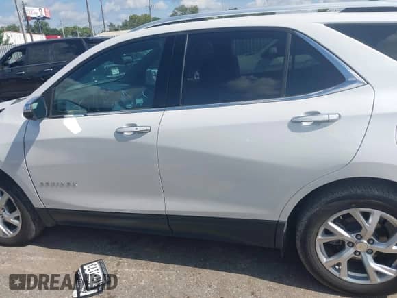2021 Chevrolet Equinox Premier with VIN 3GNAXNEV2MS147136, listed as a IAAI auction lot 42929222 with 61,778 mi miles and . Bid and sale history available at DreamBid. Image 14.