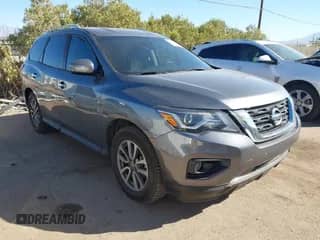 2015 Nissan Pathfinder S with VIN 5N1AR2MM3FC637499, listed as a IAAI auction lot 41627407 with 184,127 mi miles and . Bid and sale history available at DreamBid. Image 1.