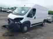 2025 Ram ProMaster Cargo Tradesman с VIN 3C6LRVBG1SE506013, выставлен на аукционе IAAI как лот 42220348 с пробегом 10 422 миль миль и . История ставок и продаж доступна на DreamBid. Изображение 2.