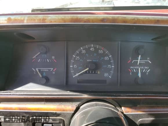 1990 Ford F-150 z VIN 1FTDF15Y5LPA89323, wystawiony jako Copart lot #62608275 z przebiegiem 86 922 mil mil oraz Czysty tytuł • Clean title. Historia ofert i sprzedaży dostępna na DreamBid. Obrazek 9.