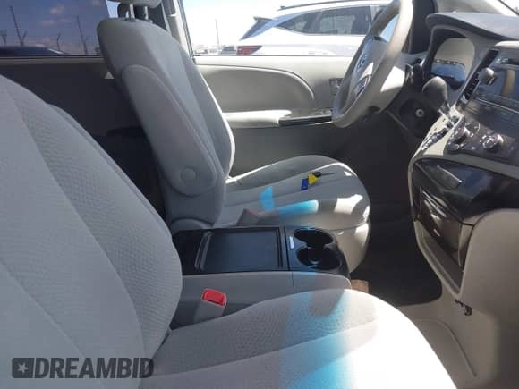 2012 Toyota Sienna LE AAS с VIN 5TDKK3DC3CS185395, выставлен на аукционе IAAI как лот 42136801 с пробегом 120 322 миль миль и . История ставок и продаж доступна на DreamBid. Изображение 5.