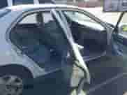 1996 Honda Accord EX z VIN 1HGCE6679TA020995, wystawiony jako IAAI lot #42204592 z przebiegiem 198 263 mil mil oraz . Historia ofert i sprzedaży dostępna na DreamBid. Obrazek 8.