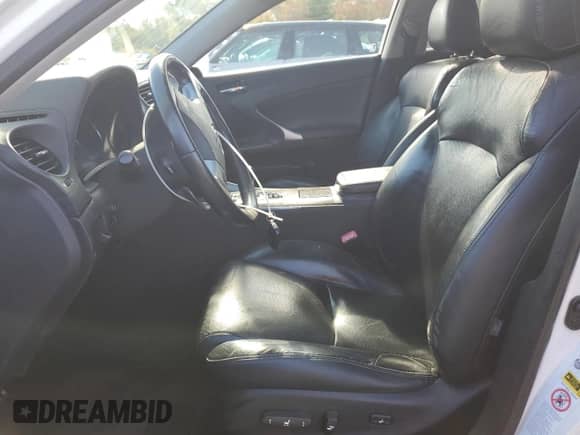 2011 Lexus IS 250 with VIN JTHCF5C29B2035194, listed as a Copart auction lot 84165985 with Not provided miles and Clean title. Bid and sale history available at DreamBid. Image 7.