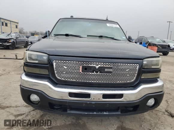 2005 GMC Sierra 1500 SLT z VIN 2GTEC13TX51146328, wystawiony jako Copart lot #43947725 z przebiegiem 350 898 mil mil oraz Szkoda całkowita • Salvage title. Historia ofert i sprzedaży dostępna na DreamBid. Obrazek 5.