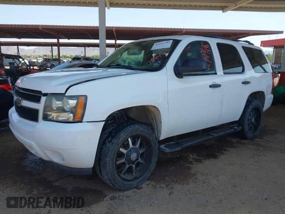 2009 Chevrolet Tahoe Commercial with VIN 1GNFK13039R178975, listed as a IAAI auction lot 42692793 with 107,544 mi miles and . Bid and sale history available at DreamBid. Image 2.