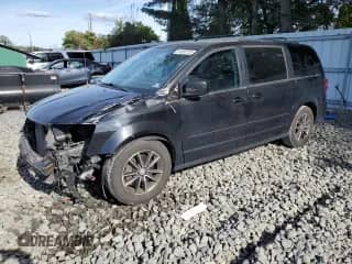 2017 Dodge Grand Caravan SXT with VIN 2C4RDGCG7HR671700, listed as a Copart auction lot 84892755 with 113,162 mi miles and Salvage title. Bid and sale history available at DreamBid. Image 1.