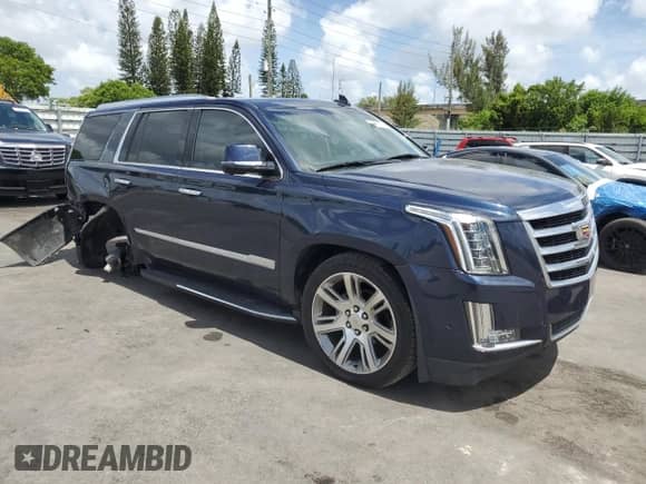 2018 Cadillac Escalade Luxury with VIN 1GYS3BKJ7JR260064, listed as a Copart auction lot 61089915 with 112,720 mi miles and Salvage title. Bid and sale history available at DreamBid. Image 4.