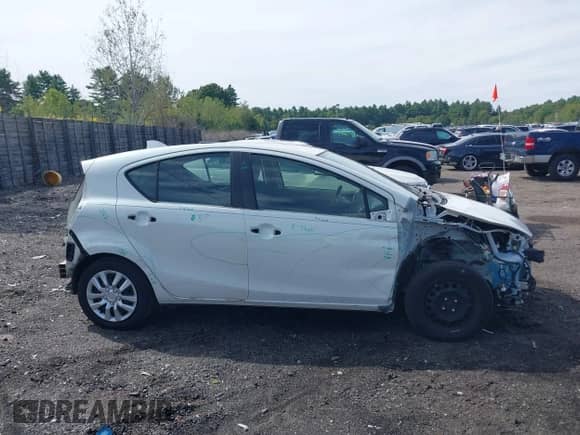 2015 Toyota Prius One z VIN JTDKDTB37F1102338, wystawiony jako IAAI lot #43160997 z przebiegiem 105 779 mil mil oraz . Historia ofert i sprzedaży dostępna na DreamBid. Obrazek 13.